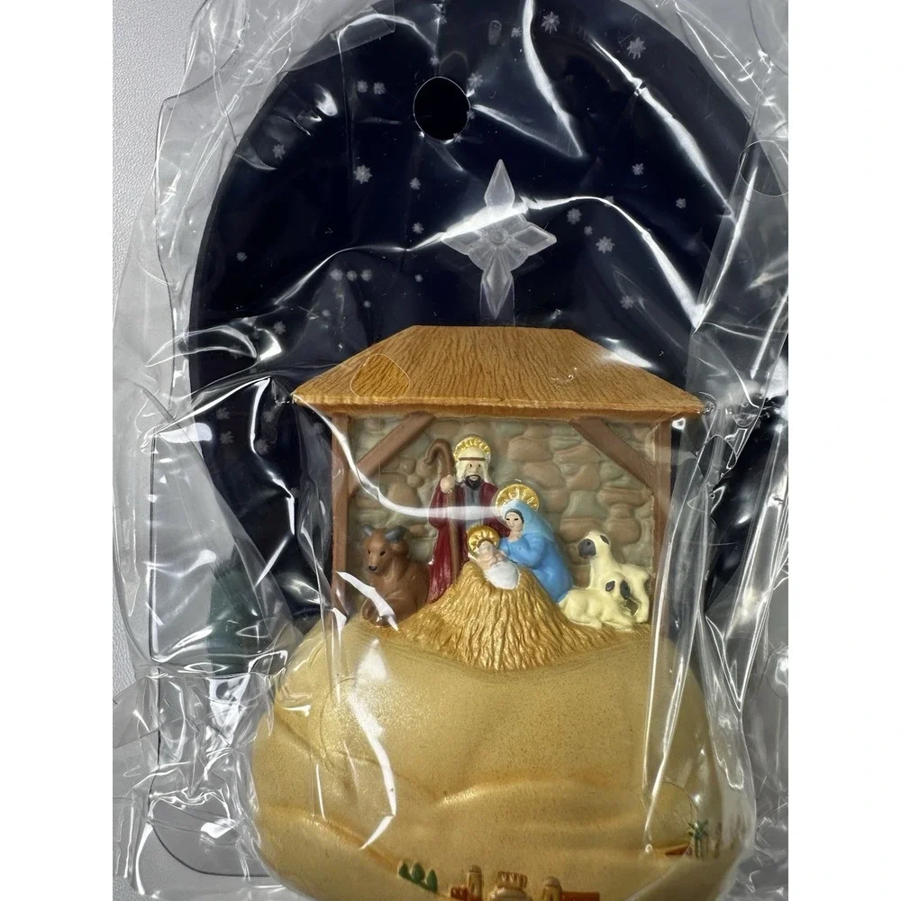 2004 Hallmark Keepsake Silent Night‎ Light & Music Magic Christmas Ornament-NIB